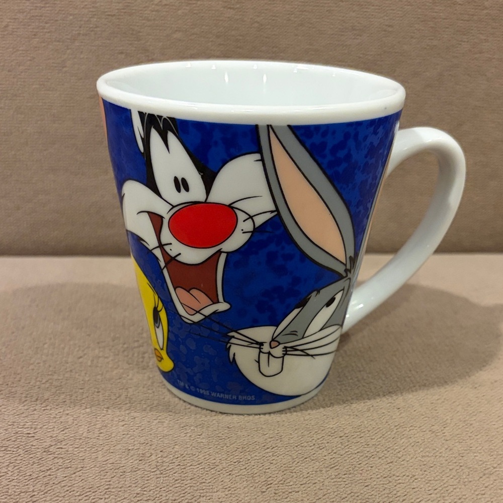 Warner Bros. Blue and White Looney Tunes character mug vintage 1998 6 characters